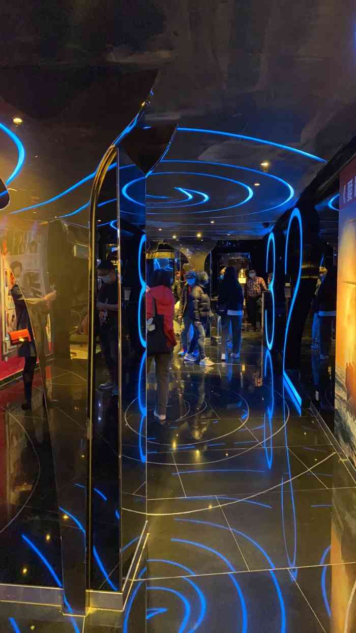 cinema city(朗豪坊购物商场店)-"卖票的不知道你哪里来的优越感哦