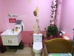 -鸿通城购物中心