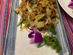 -香巴拉云南餐厅(华莱坞店)