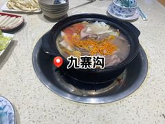 -九寨沟特色牦牛肉汤锅