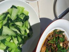 -阿瓦山寨·湘菜现炒·剁椒鱼头王(咸阳总店)