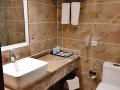 -怡华威斯达酒店(重庆医科大学附属儿童医院店)