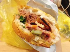 -Bánh Mì Huynh Hoa