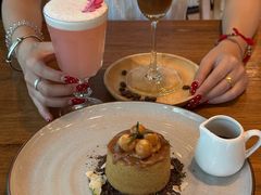 -Chom Cafe and Restaurant