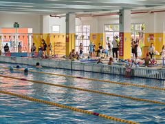 -极动室内恒温游泳馆