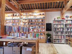 -猫的天空之城概念书店(丽江古城饮玉巷店)