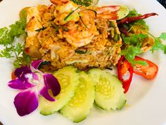 -Chom Cafe and Restaurant