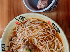 皮蛋肉饼汤-小罗子汤店(大士院总店)