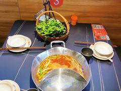 -由衷贵州酸汤牛肉火锅(新桥店)