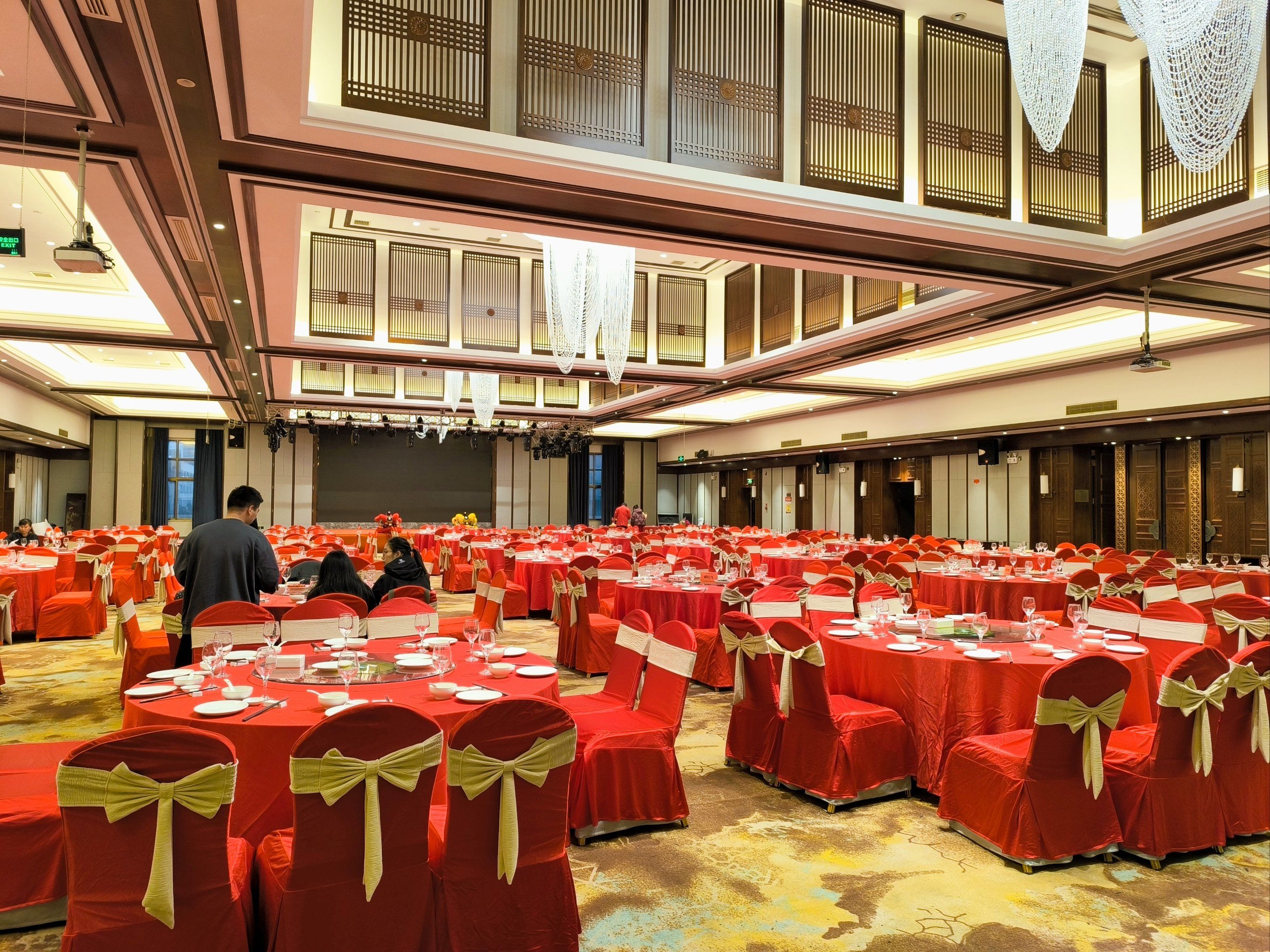 n 
今天必须给大家安利凤达酒店的宴会厅,真的是梦中情厅!