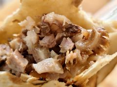 烧饼夹肘子-宝光熏肉鞋底火烧(新街口店)