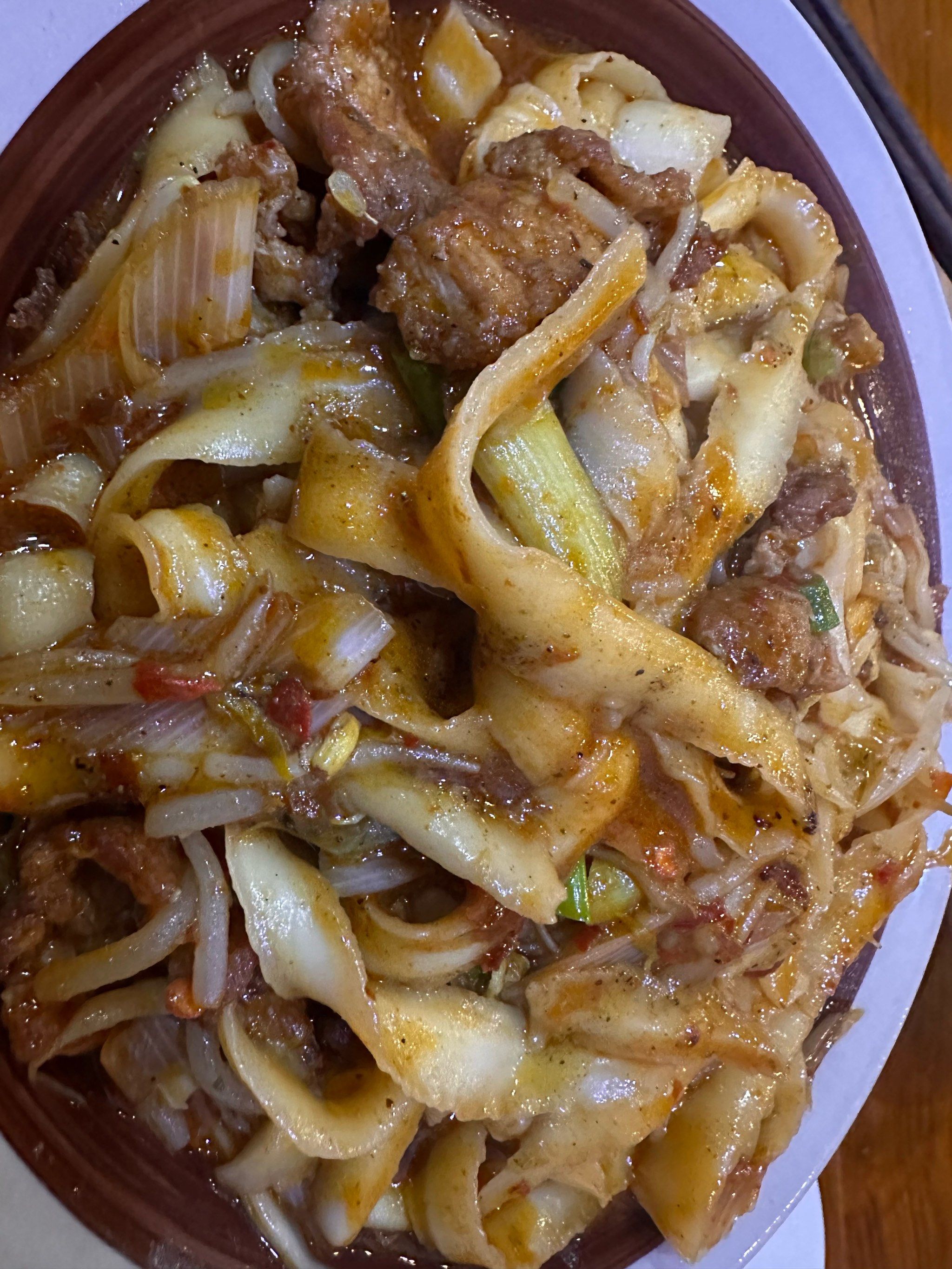 味道一绝的炒刀削面