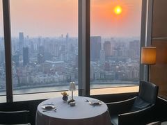 -上海浦东丽思卡尔顿酒店