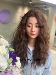 -变画·发型STUDIO