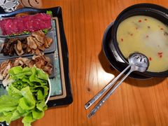 -云朵小院·石锅鱼·野生菌餐厅(蒗放店)