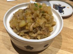 腌黑猪肉烩酸菜-蒙料·手把肉(望京店)