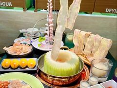 -得意咚瓜·顺德鱼生·冬瓜火锅(深圳首店)