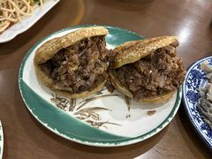 五香烧饼夹牛肉-牛街老爆肚满(牡丹园店)