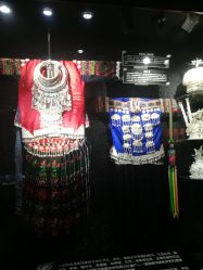 -凤凰县苗族银饰锻制技艺传习所