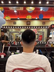 -东方先生国潮男士理发馆