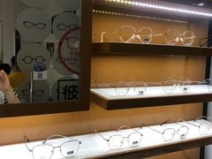 -罗伯特眼镜·蔡司官方授权(罗湖国贸店)