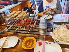 -哈尔滨小酒馆·鲜肉现穿自助烧烤(康新花园店)