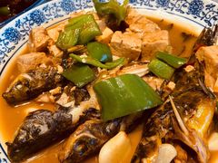 昂刺鱼炖豆腐-大队长大灶鹅