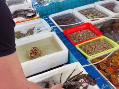 -霞涌市场海鲜摆卖区