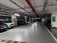 -阳光滨江天地尚湾里-地下停车场