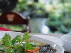 -Chom Cafe and Restaurant