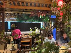 -野山舂·贵州现舂酸汤火锅(鸿通城店)