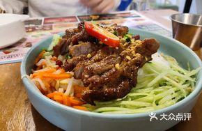 Lemongrass Pork Cutlet with Dry Rice Noodles