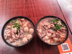 肉丸瘦肉叉烧汤米粉-鑫馨餐厅