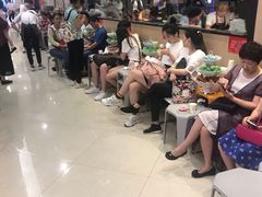 等位区-海底捞火锅(银泰中心店)