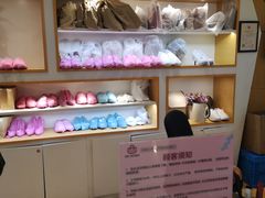 -爱革·洗衣改衣·洗鞋修鞋·洗包修包·奢侈品护理(金桥国际商业广场店)