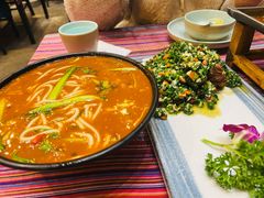 -香巴拉云南餐厅(华莱坞店)