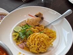 -Chom Cafe and Restaurant