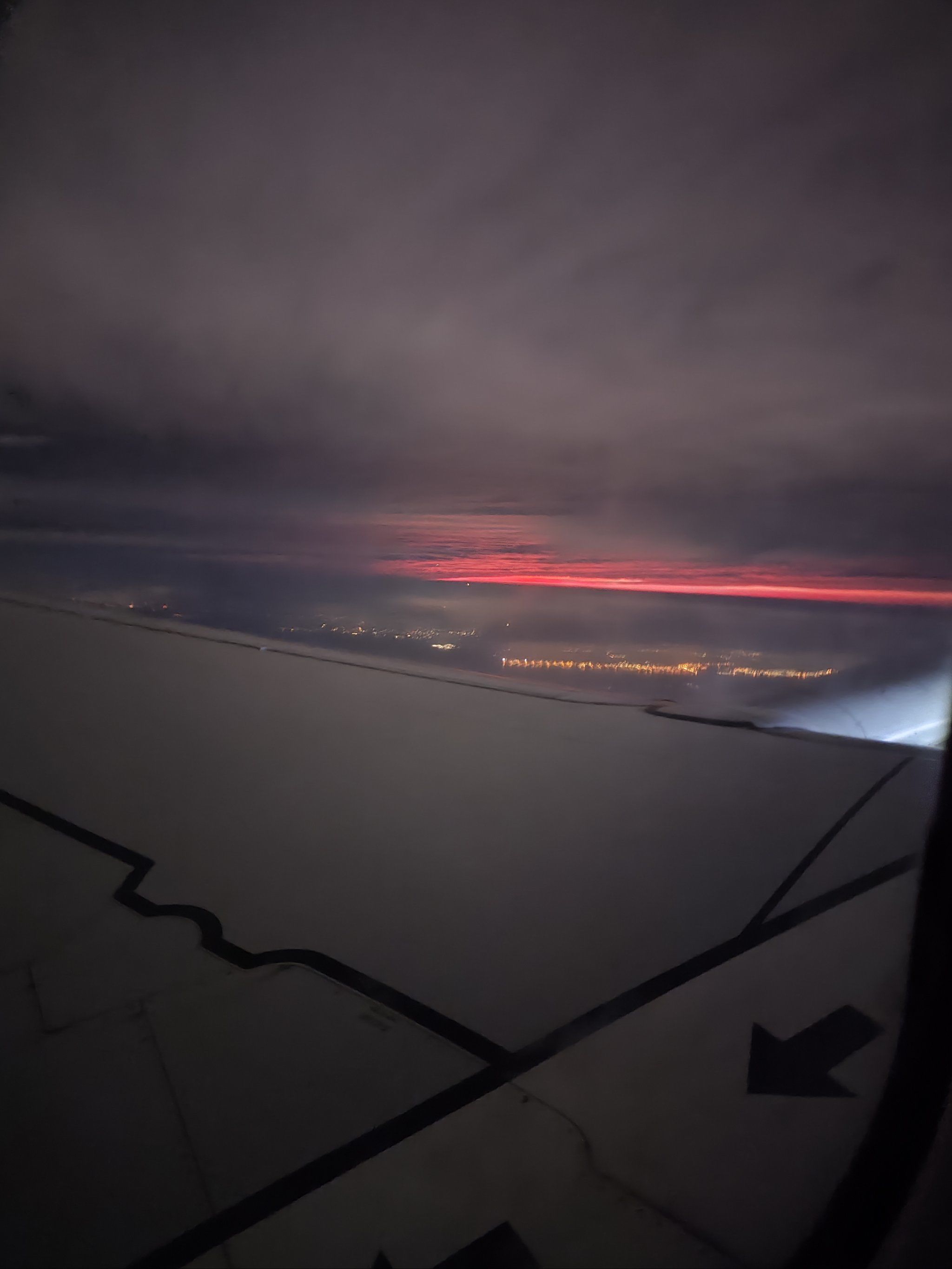 飞机上的晚霞时光
