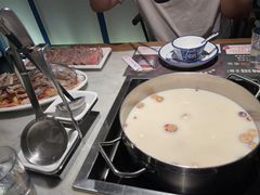 -尚尚仙·酸汤猪手·猪肚鸡火锅(华联万柳购物中心店)