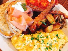 -ROAST coffee & eatery