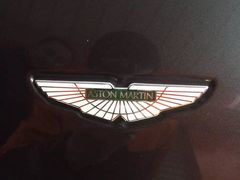 -家乐福南翔店停车场