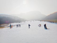 -济南卧虎山滑雪场