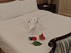 -深圳富苑皇冠假日套房酒店