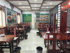 -湖南人家湘菜馆(镇江路店)