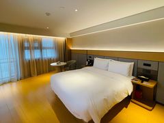 -全季酒店(重庆李子坝牛角沱地铁站店)