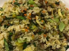 酸菜牛肉粒炒饭-张果佬年糕卷(科巷店)