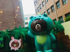 -LINE FRIENDS Garosu-gil Flagship Store