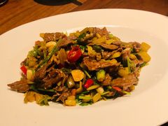 小炒大南门黄牛肉-山里亲戚(淞虹路店)