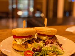 韩式烤牛肉汉堡-漫咖啡(红唐店)