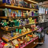 游玩累时座一会，来一杯冰咖感受一下滨江的风！